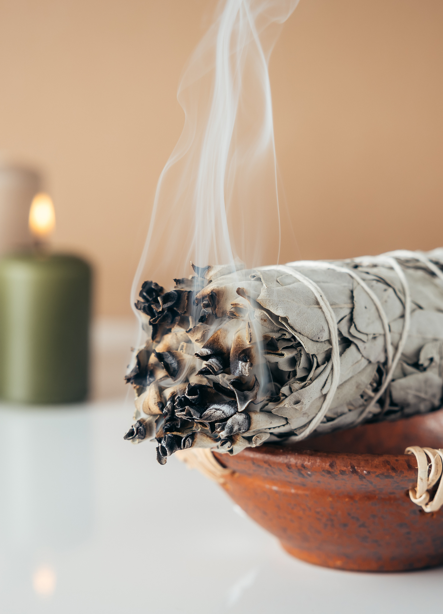 Imbolc feiern: Frühjahrsputz und Räuchern