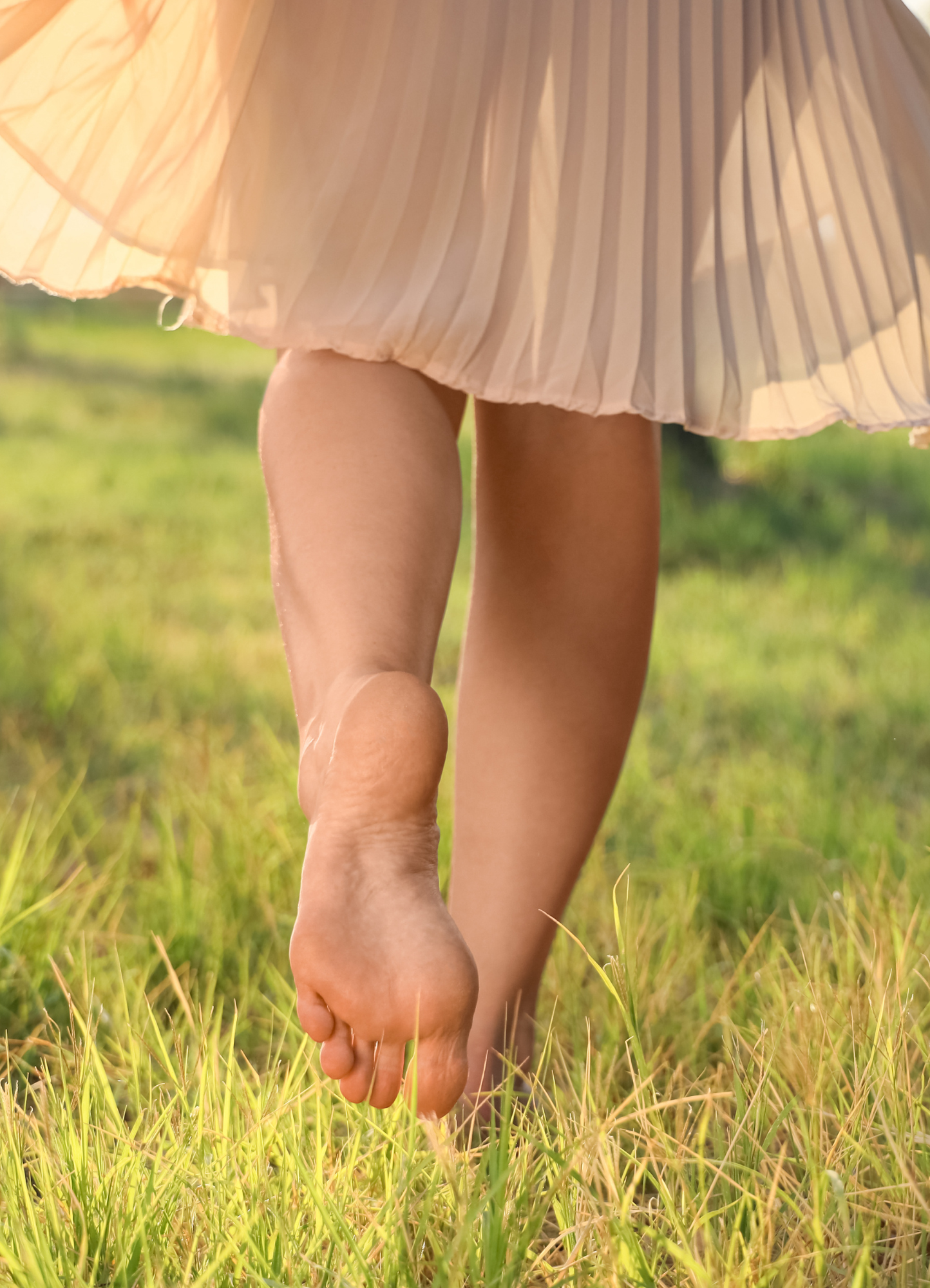 Bewusst spüren: Barfuss laufen - Earthing